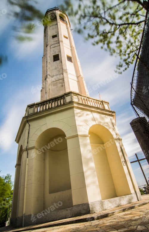 Preview: lighthouse in long exposure