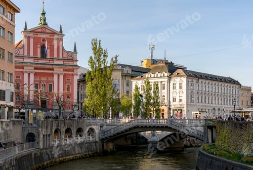 Preview: Cityscape of beautiful town with river in Ljubljana, Slovenia.