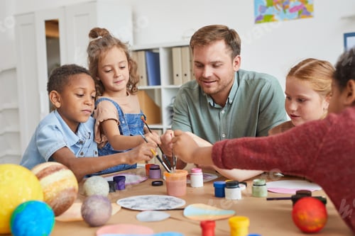 Preview: Kids Enjoying Paining in Art and Craft Class