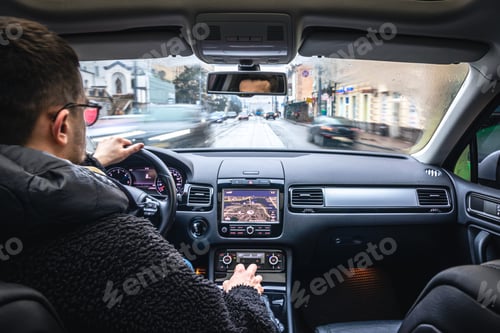 Preview: Hands on the wheel when driving at high speed from inside the car.