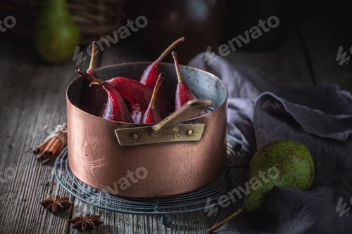 Preview: Tasty mulled wine with fresh pears and spices