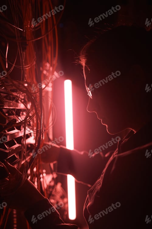 Preview: Server Technician Back Lit