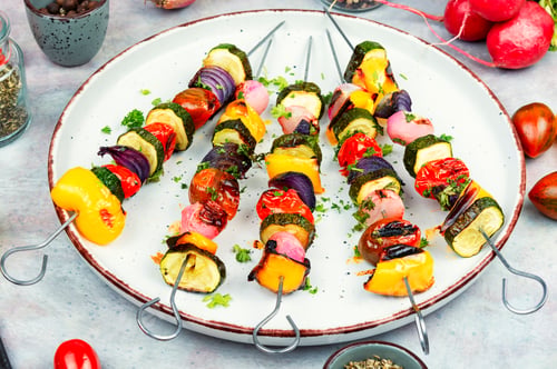 Preview: Vegetables kebabs on skewers, healthy food.