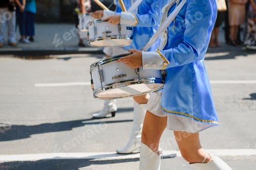 Preview: Street promotion of the majorettes of the festival spring.