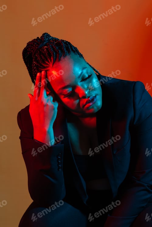 Preview: Closeup beauty portrait of young african american girl with afro and glamour makeup