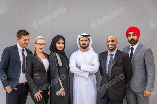 Preview: Business team in Dubai
