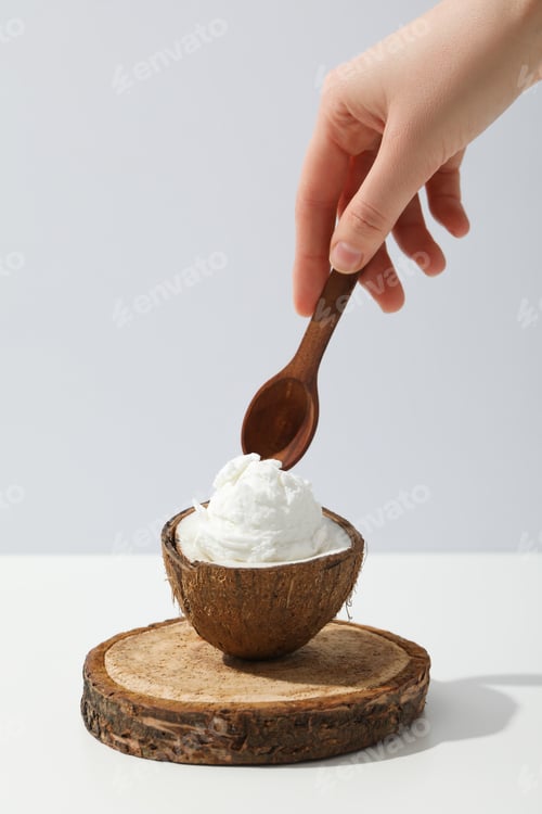 Preview: Summer dessert - ice cream, ice cream with coconut