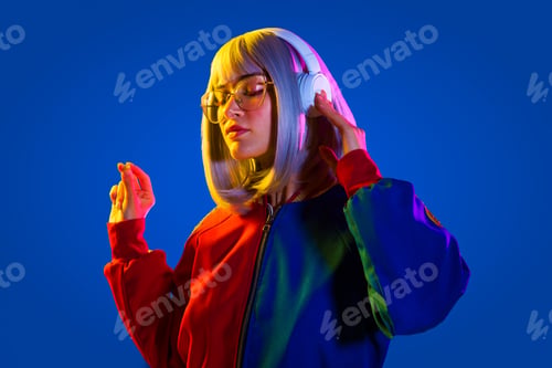 Preview: Beautiful woman with stylish clothes