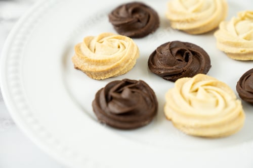 Preview: Dark and white chocolate cookies