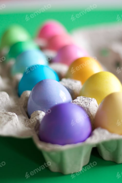 Preview: Dyed Easter eggs in a carton rainbow pastel
