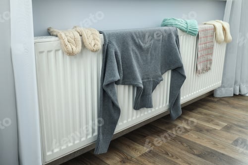 Preview: Clothes are dried on the radiator after washing