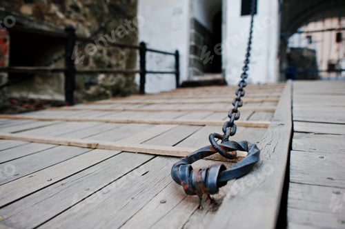Preview: Chain gate of old castle