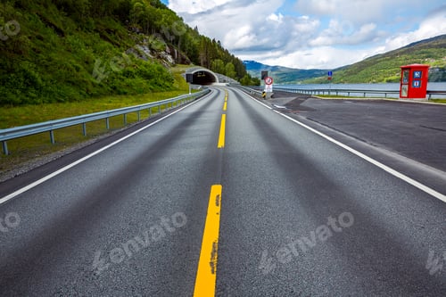 Preview: Mountain road in Norway. The entrance to the tunnel.