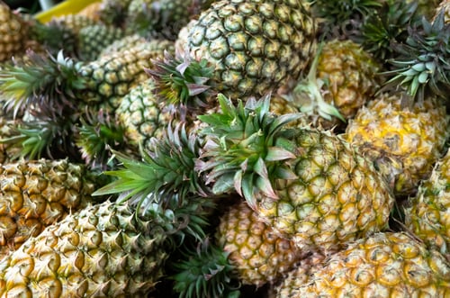 Preview: Group Of Pineapple Fruit At Traditional Marketplace In Taiwan