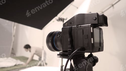 Preview: Studio medium format digital camera setup on tripod