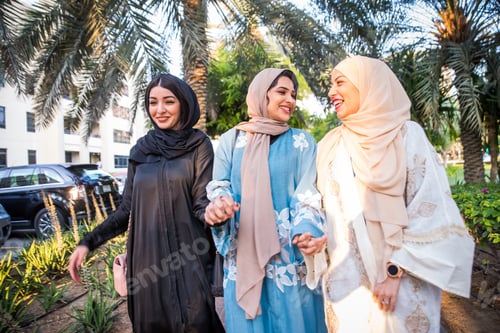 Preview: Arabic women in Dubai