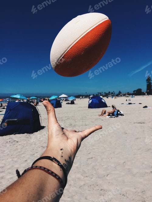 Preview: Levitating ball in the beach