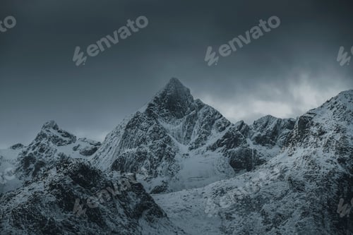 Preview: Snowy mountain peaks in Norway