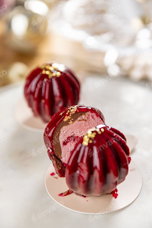 Preview: Delicious red raspberry mousse desserts