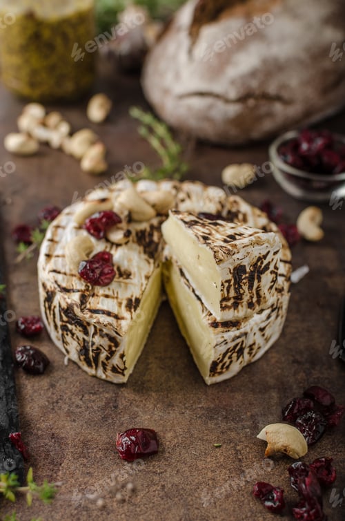 Preview: Grilled camembert cheese