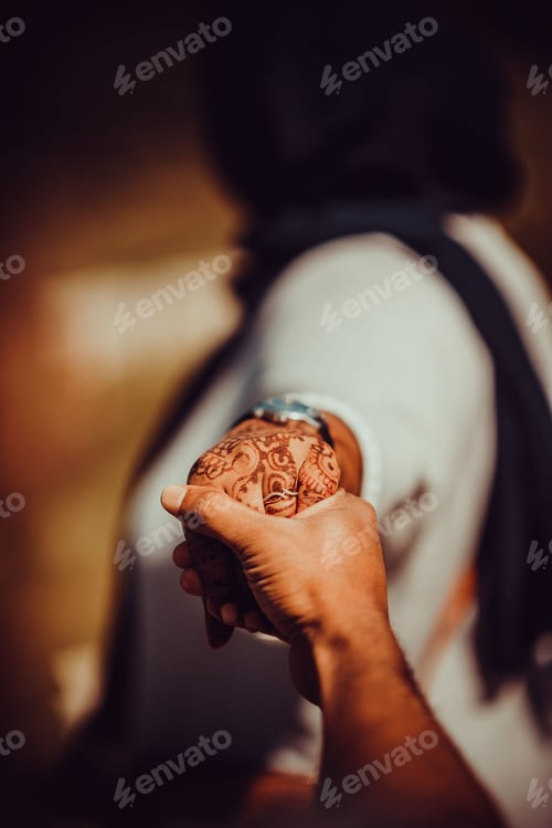 Preview: Couple Holding hands