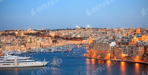 Preview: Valletta, Malta. View of Grand harbor from Upper Barrakka Gardens in the evening