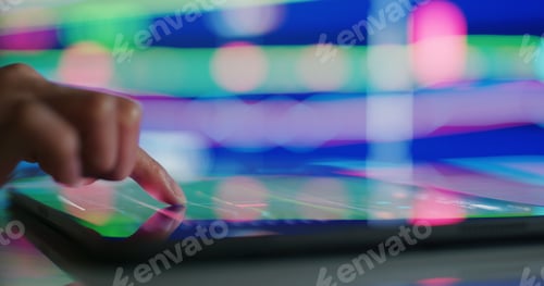 Preview: Stock market data shown on tablet computer