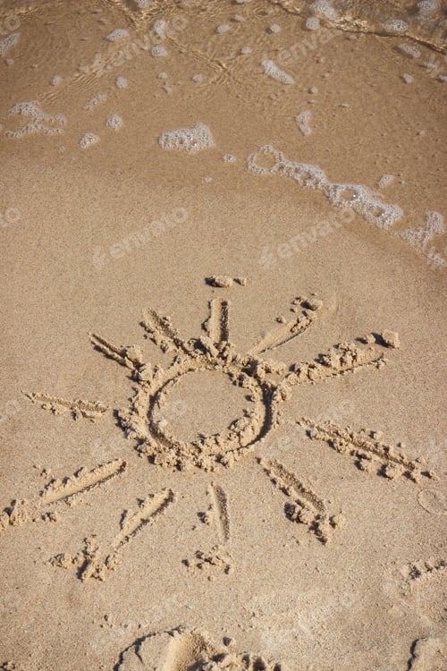 Preview: Shape of sun with incoming sea wave on sand at beach. Summer and vacation time