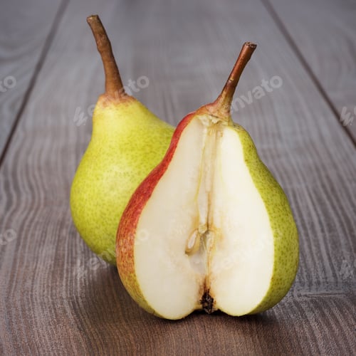 Preview: Fresh Pears On Wooden Table