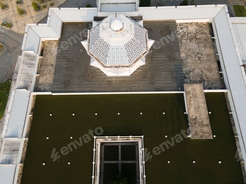 Preview: Editorial - Cyberjaya mosque