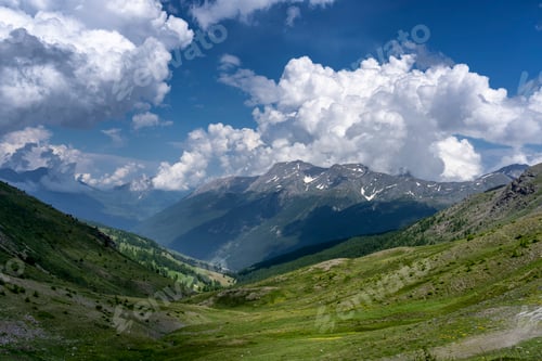 Preview: Mountain landscape along the road to Colle dell'Assietta