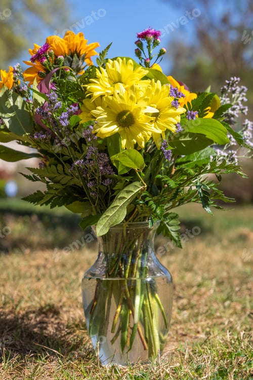 Preview: Vertical photo of bunch of Chrysanthemum and chamomile