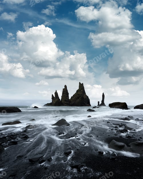 Preview: Basalt rock formations Troll Toes