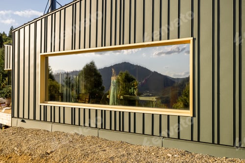 Preview: Modern House with Scenic Reflection