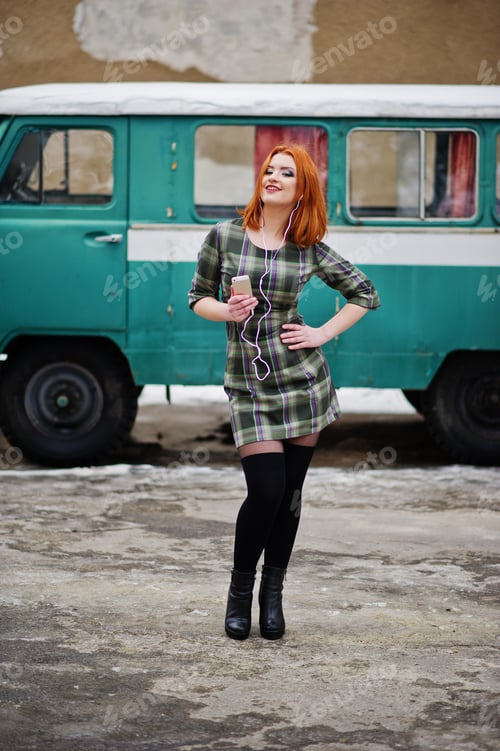 Preview: Young red haired girl lady