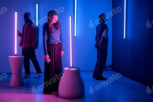 Preview: Experiencing Modern Art Installation in Gallery Setting