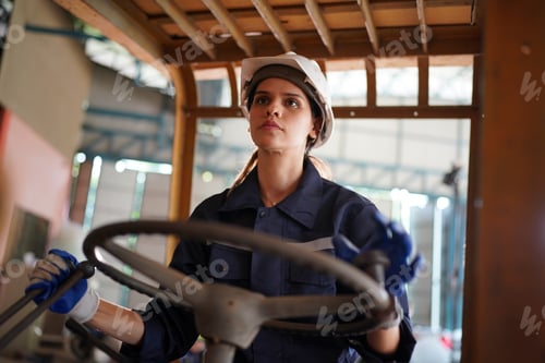 Preview: Worker in metal industry