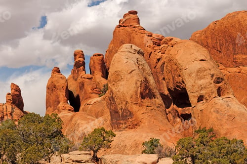 Preview: Dramatic Cliffs in Red Rock Country
