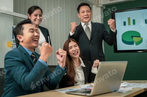 Preview: Modern Asian businessman with high confidence Committed to working together