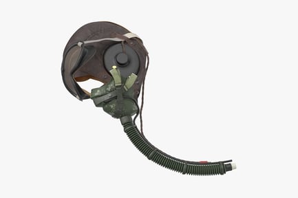 Capacete de voo de couro para piloto da Segunda Guerra Mundial com máscara de oxigênio