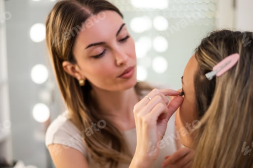 Preview: Makeup session