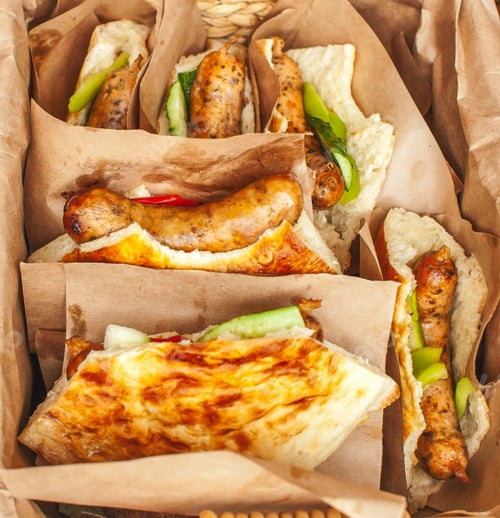 Preview: basket with gourmet grilled hots dogs