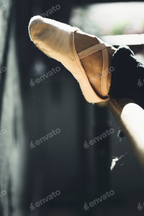 Preview: Ballet dancer women do flexibility exercises