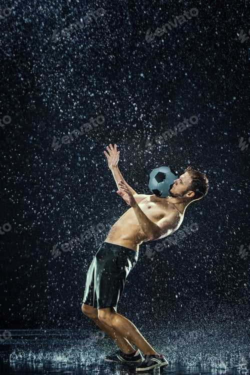 Preview: Water drops around football player