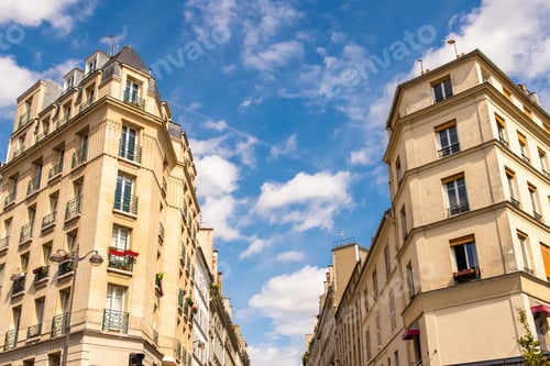 Preview: Paris, typical facade and windows