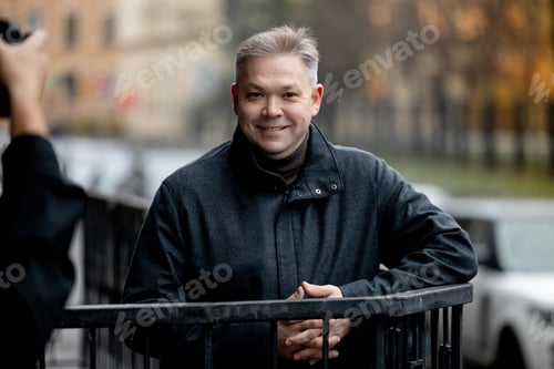 Preview: adult male portrait on the street light