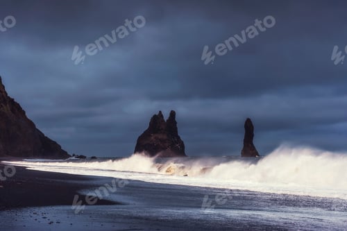 Preview: Reynisfjara black sand beach in Iceland