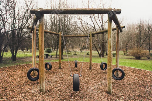Preview: Wooden swing with tires on chain