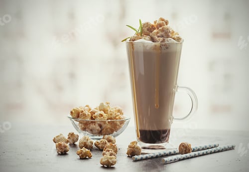 Preview: Glass of coffee with popcorn