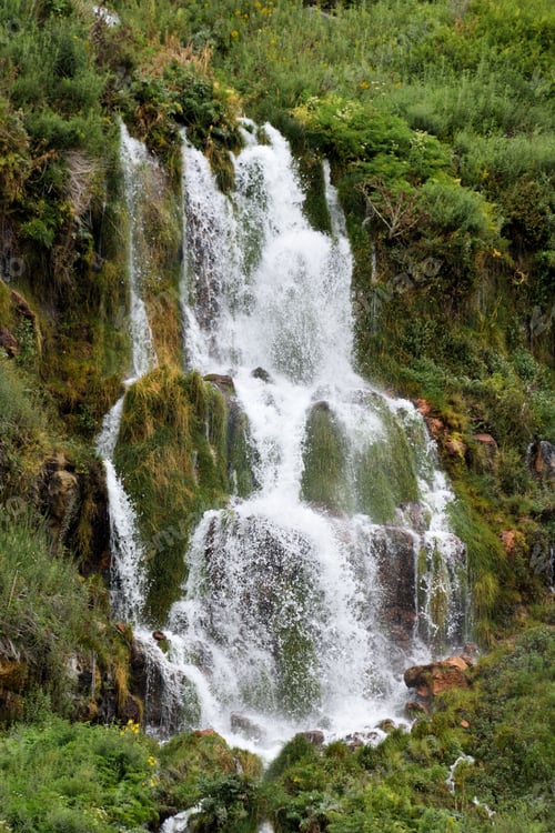 Preview: Picturesque landscape of Twin Falls on a beautiful day